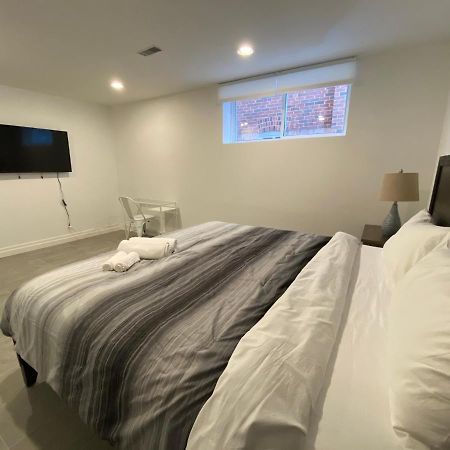 Yorkmills And Bayview !B Spacious And Stylish Private Bdr With Shared Bathroom Toronto Exteriör bild