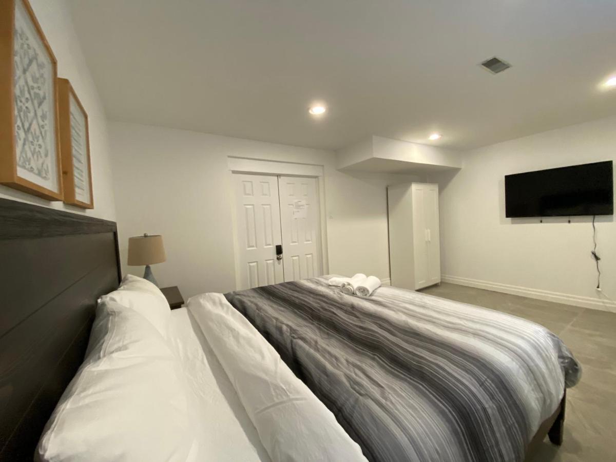 Yorkmills And Bayview !B Spacious And Stylish Private Bdr With Shared Bathroom Toronto Exteriör bild