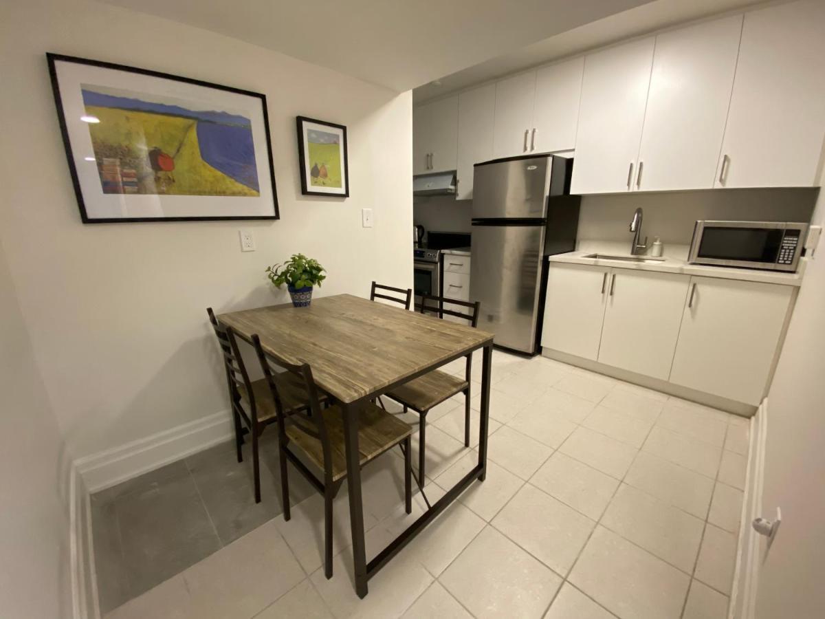 Yorkmills And Bayview !B Spacious And Stylish Private Bdr With Shared Bathroom Toronto Exteriör bild