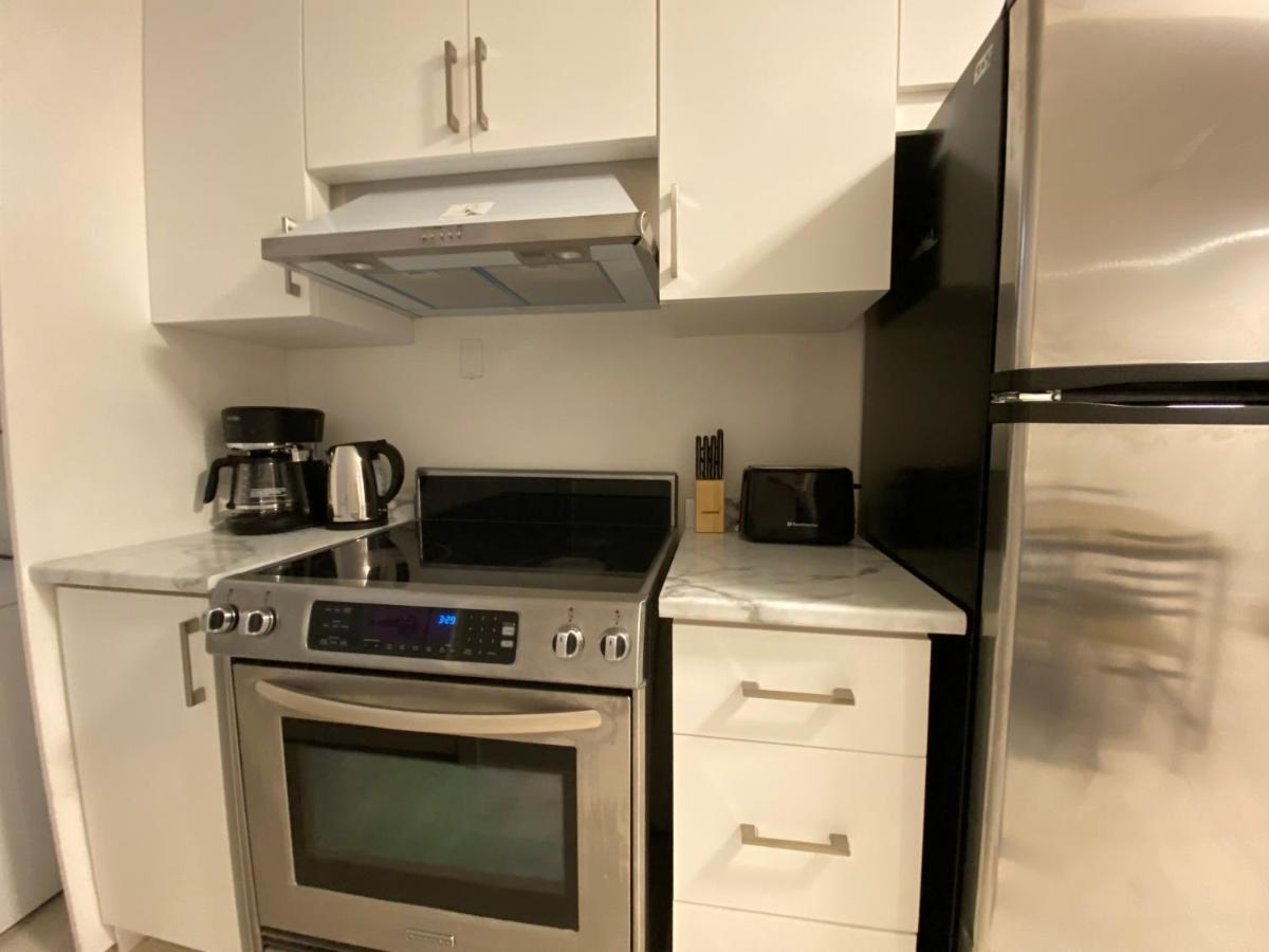 Yorkmills And Bayview !B Spacious And Stylish Private Bdr With Shared Bathroom Toronto Exteriör bild