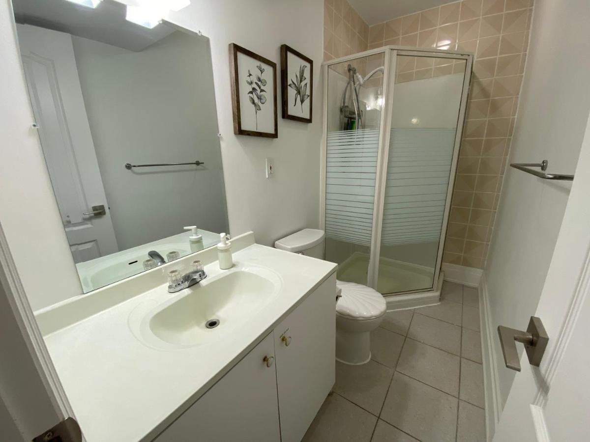 Yorkmills And Bayview !B Spacious And Stylish Private Bdr With Shared Bathroom Toronto Exteriör bild