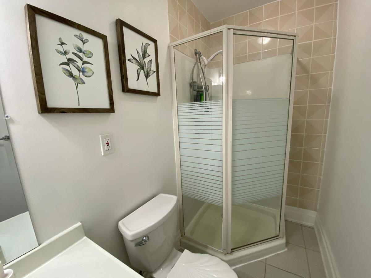 Yorkmills And Bayview !B Spacious And Stylish Private Bdr With Shared Bathroom Toronto Exteriör bild